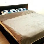 Apartamento Pearl - King Bed - Netflix - Projector - Fast Wi-fi Tréveris