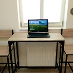 Pearl - King Bed - Netflix - Projector - Fast Wi-fi Apartamento *