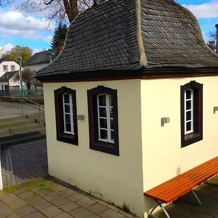 Pearl - King Bed - Netflix - Projector - Fast Wi-fi Apartment