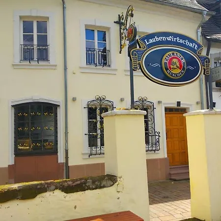 Pearl - King Bed - Netflix - Projector - Fast Wi-fi *