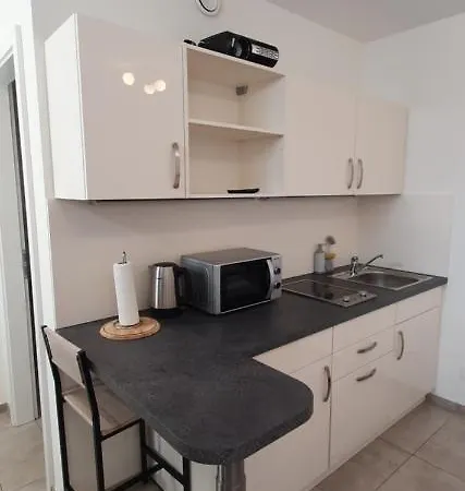 Pearl - King Bed - Netflix - Projector - Fast Wi-fi トリーア