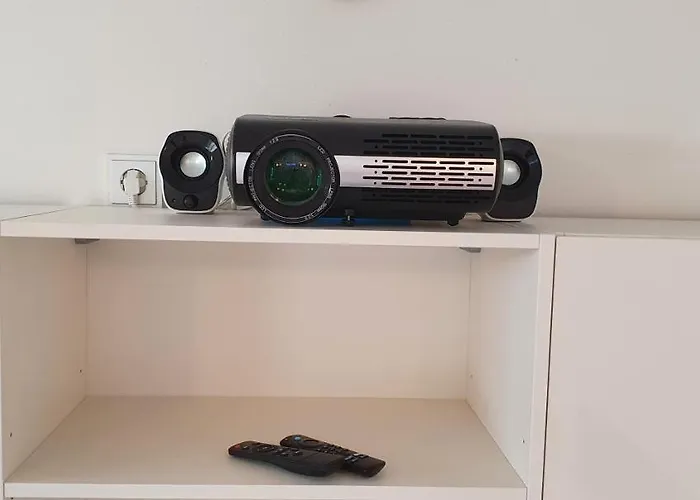 Pearl - King Bed - Netflix - Projector - Fast Wi-fi Apartment